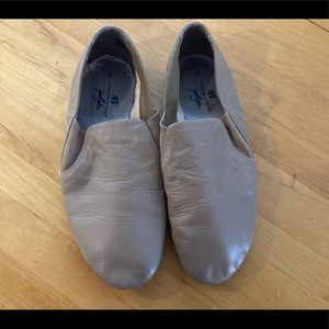 Slip-on Jazz Shoe - Size 9